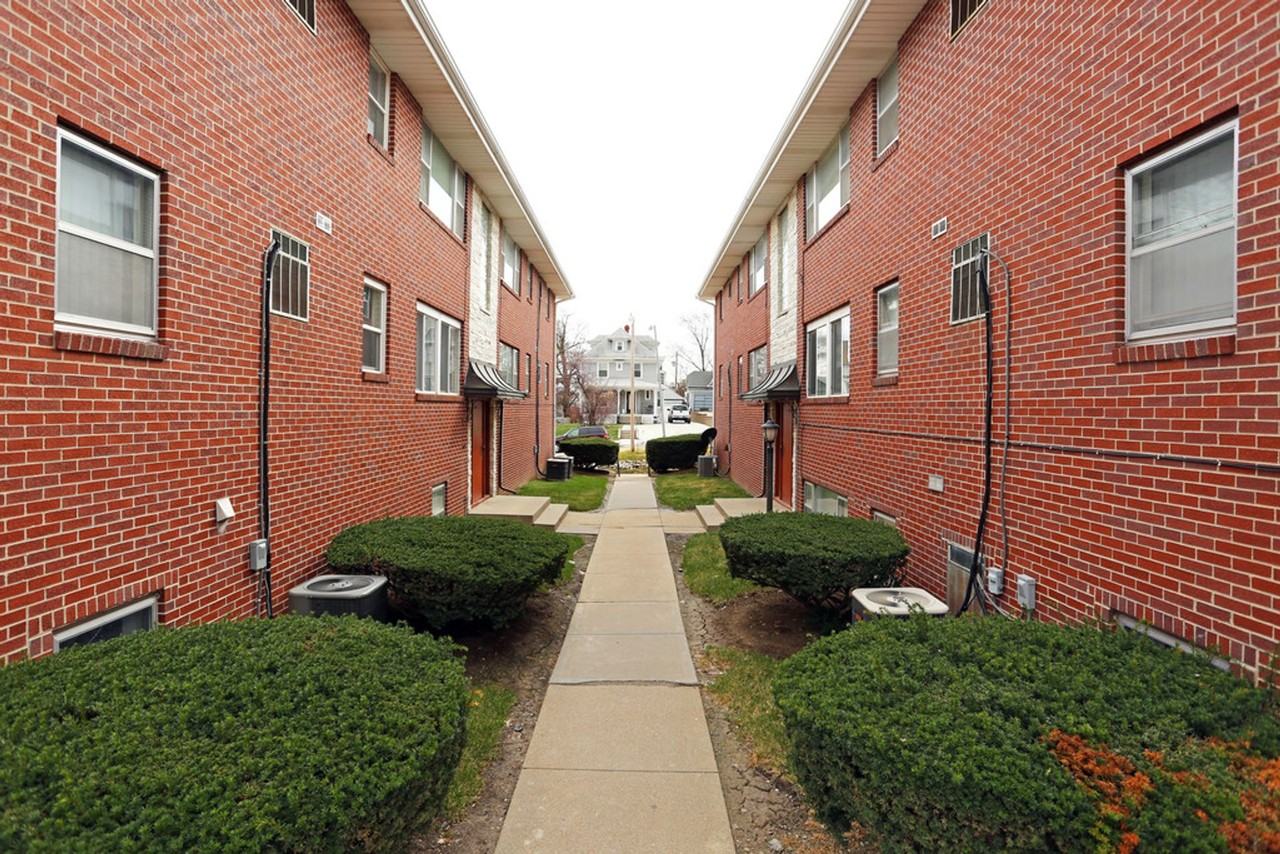 Midtown Court Apartments - Photo 2 of 10