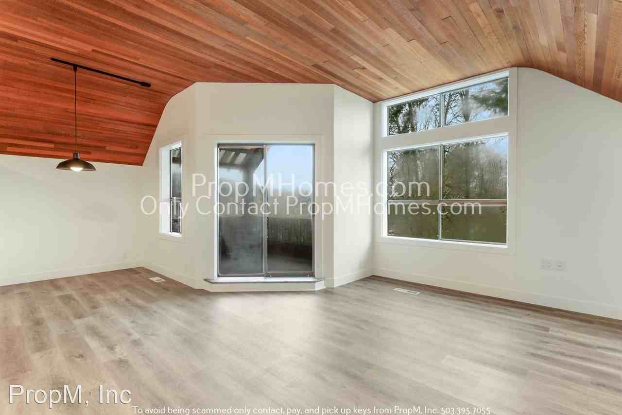 1962 Se Eagle St - Photo 3 of 35