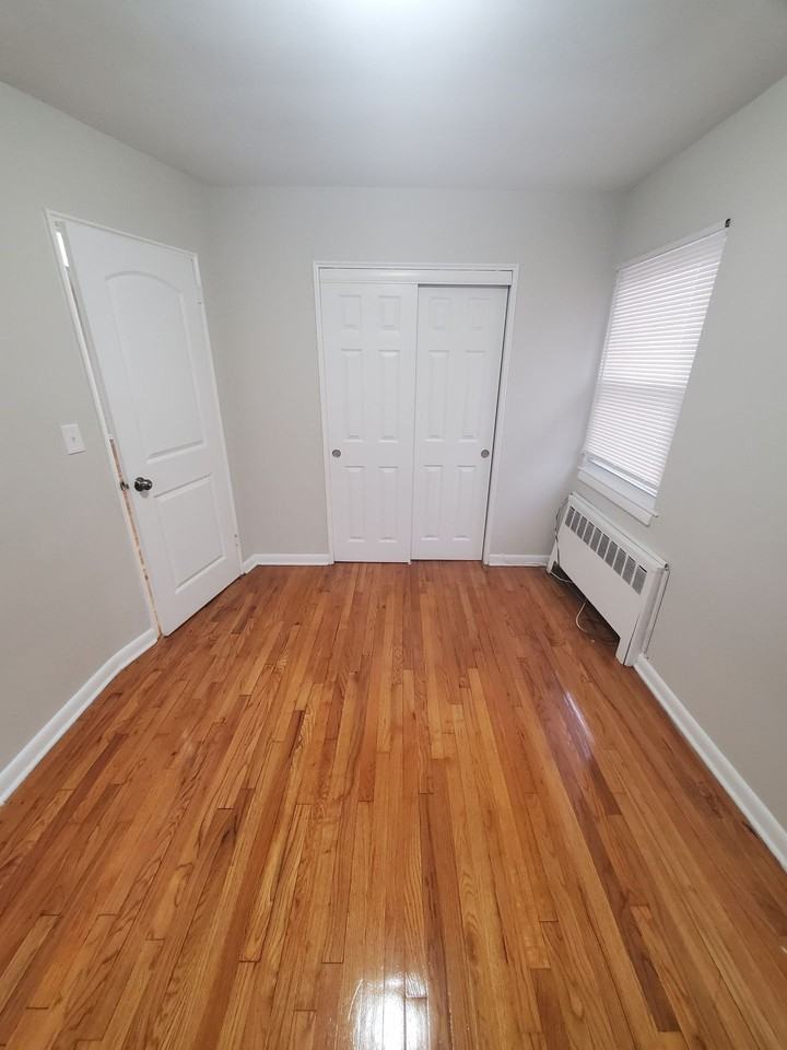 F & A Main Apartments - Photo 7 of 12