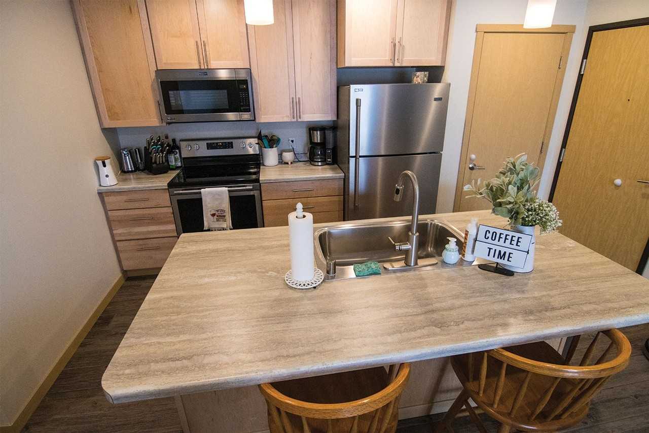 Century Place - 435 - Photo 3 of 17