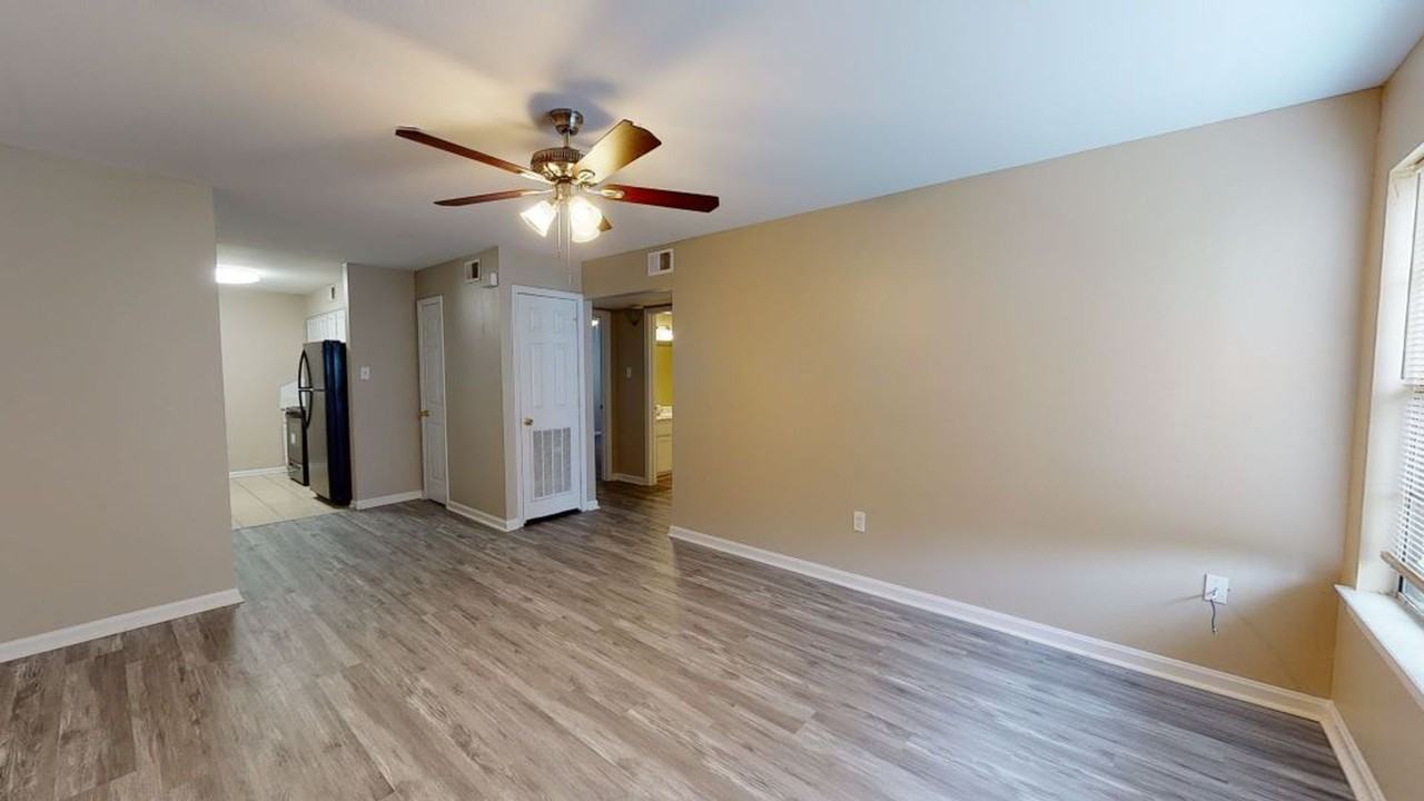 Evergreen Place Apartments - Photo 2 of 17