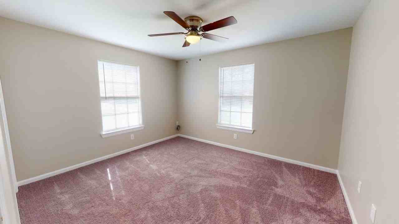 Evergreen Place Apartments - Photo 3 of 17