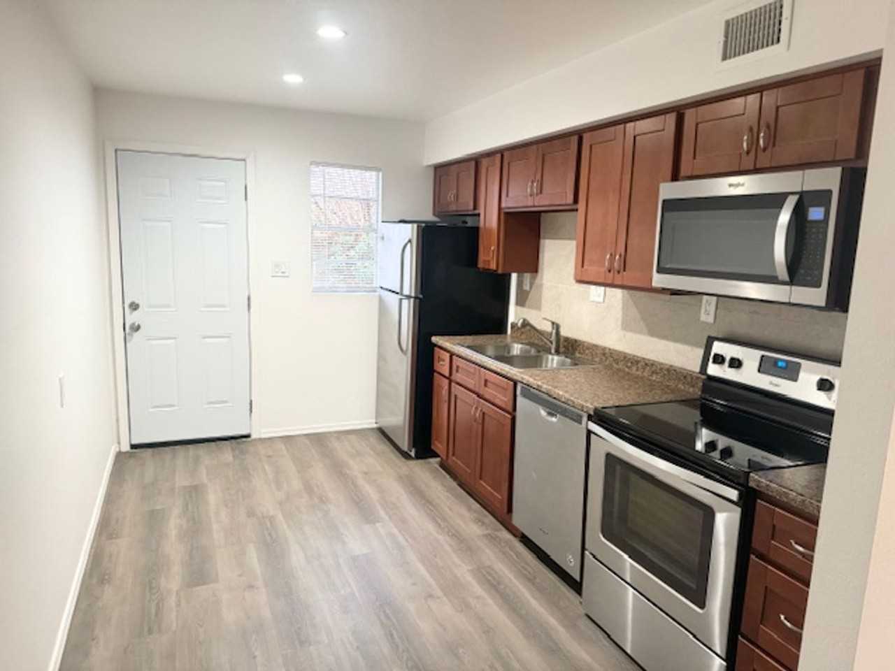 1 bed 1 bath with storage unit - Photo 3 of 33