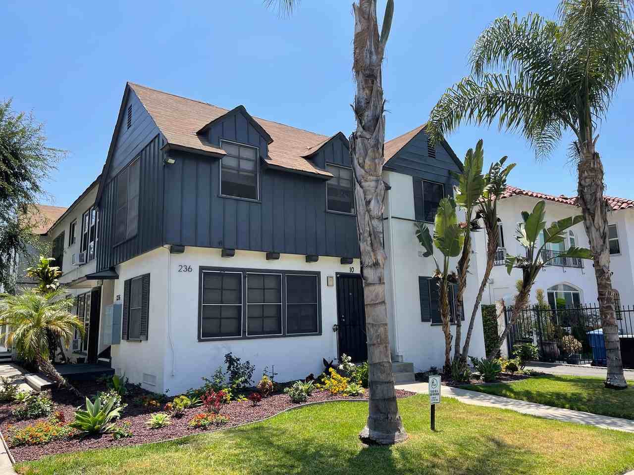 232-6 S. Harvard Blvd - Photo 3 of 10