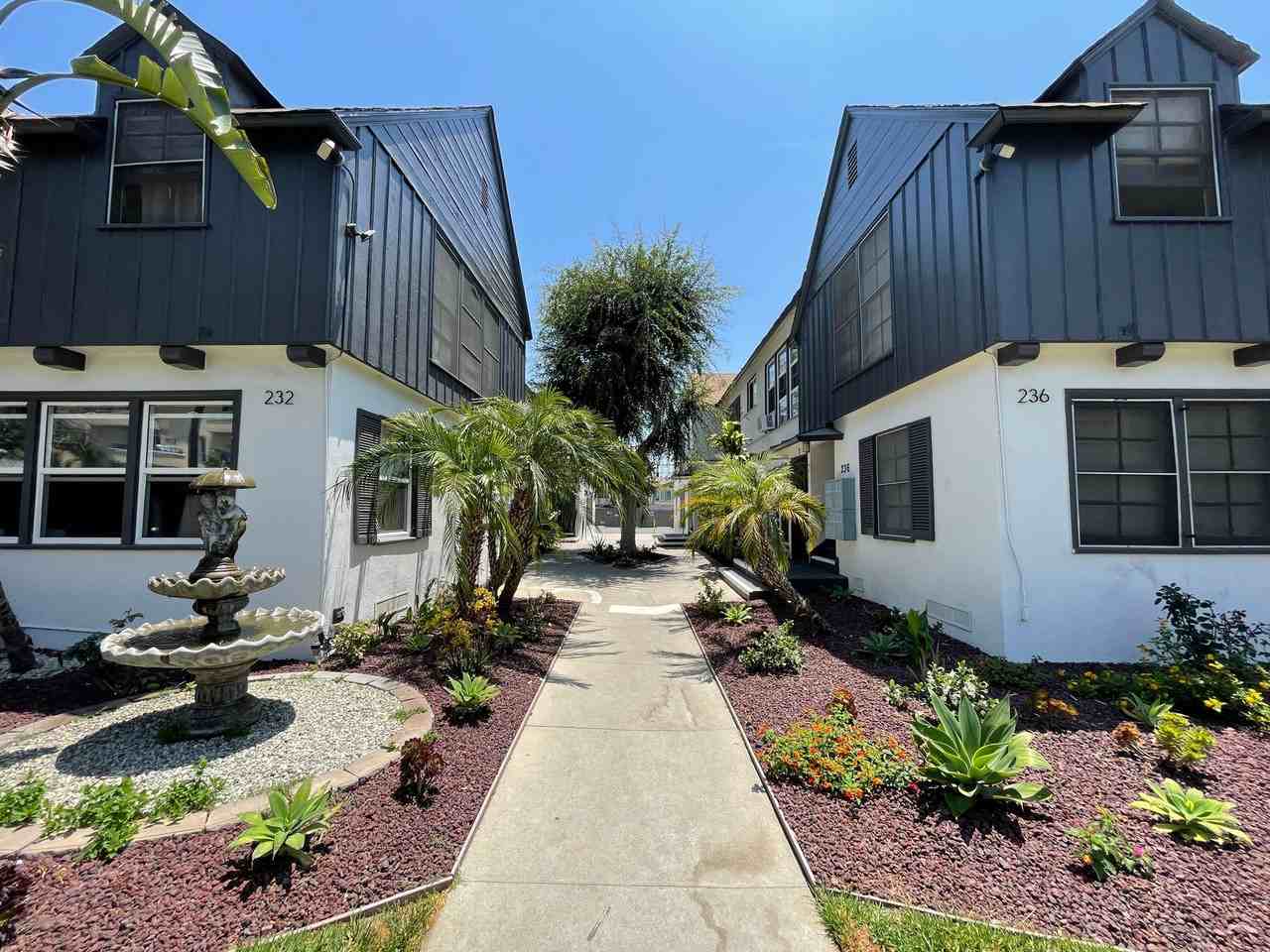 232-6 S. Harvard Blvd - Photo 5 of 10