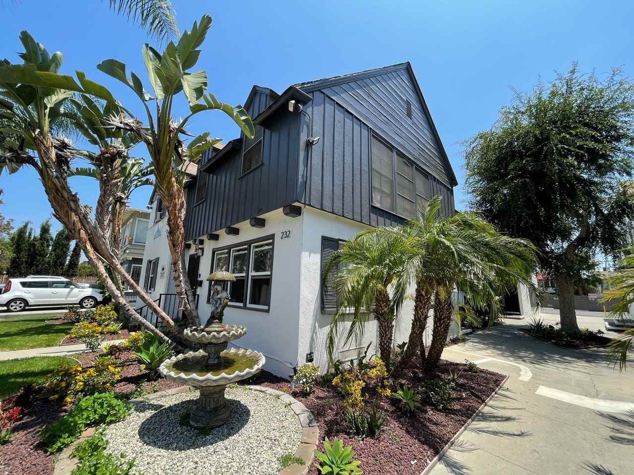 232-6 S. Harvard Blvd - Photo 7 of 10