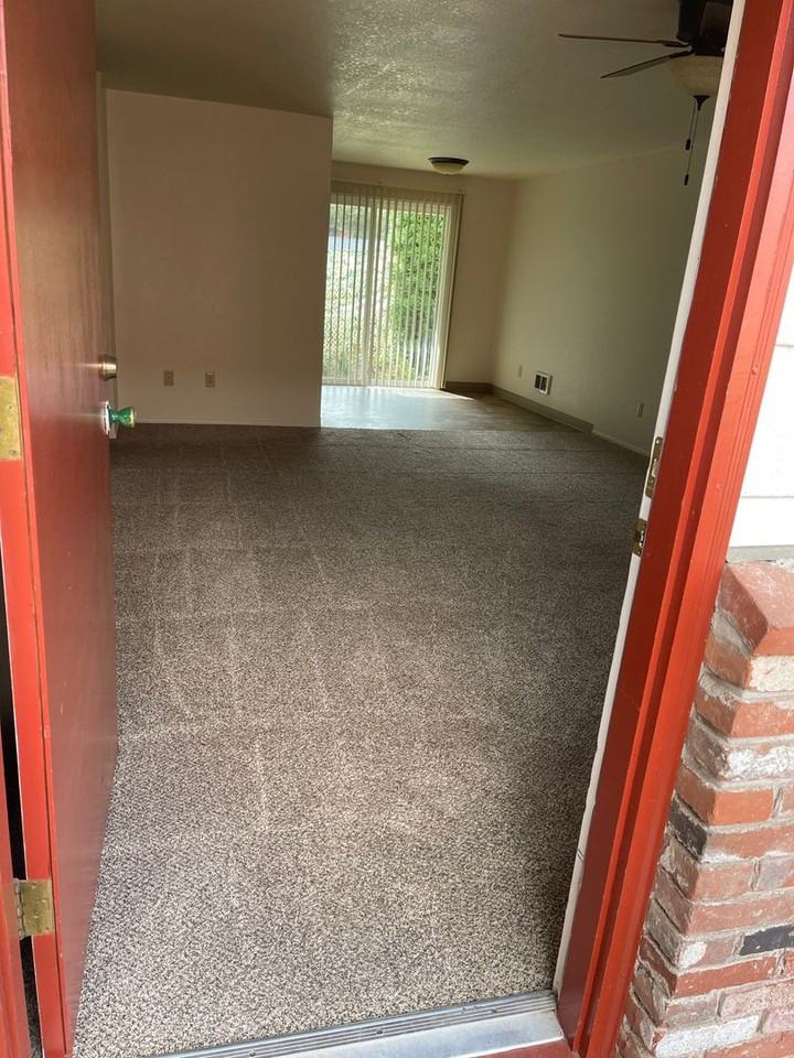 027-Candalaria Plaza - Photo 2 of 8