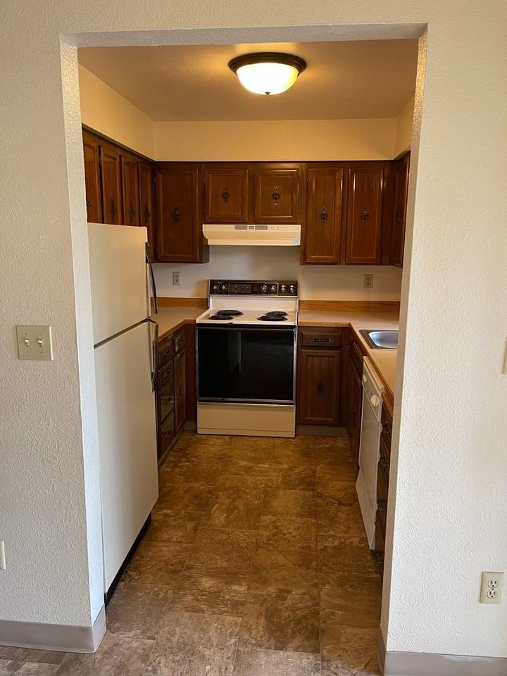 027-Candalaria Plaza - Photo 5 of 8