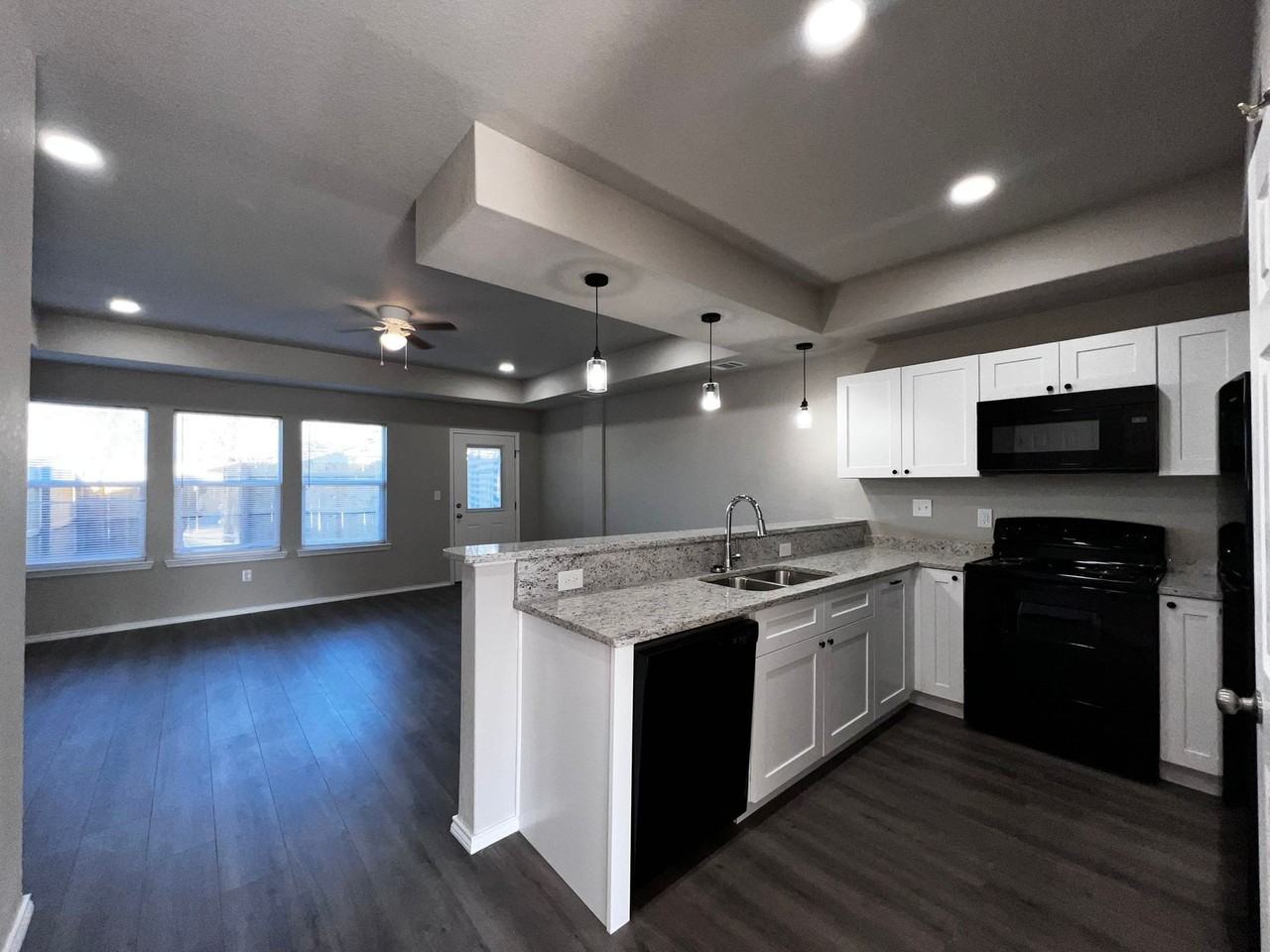 7109 Georgeann Dr - Photo 2 of 35