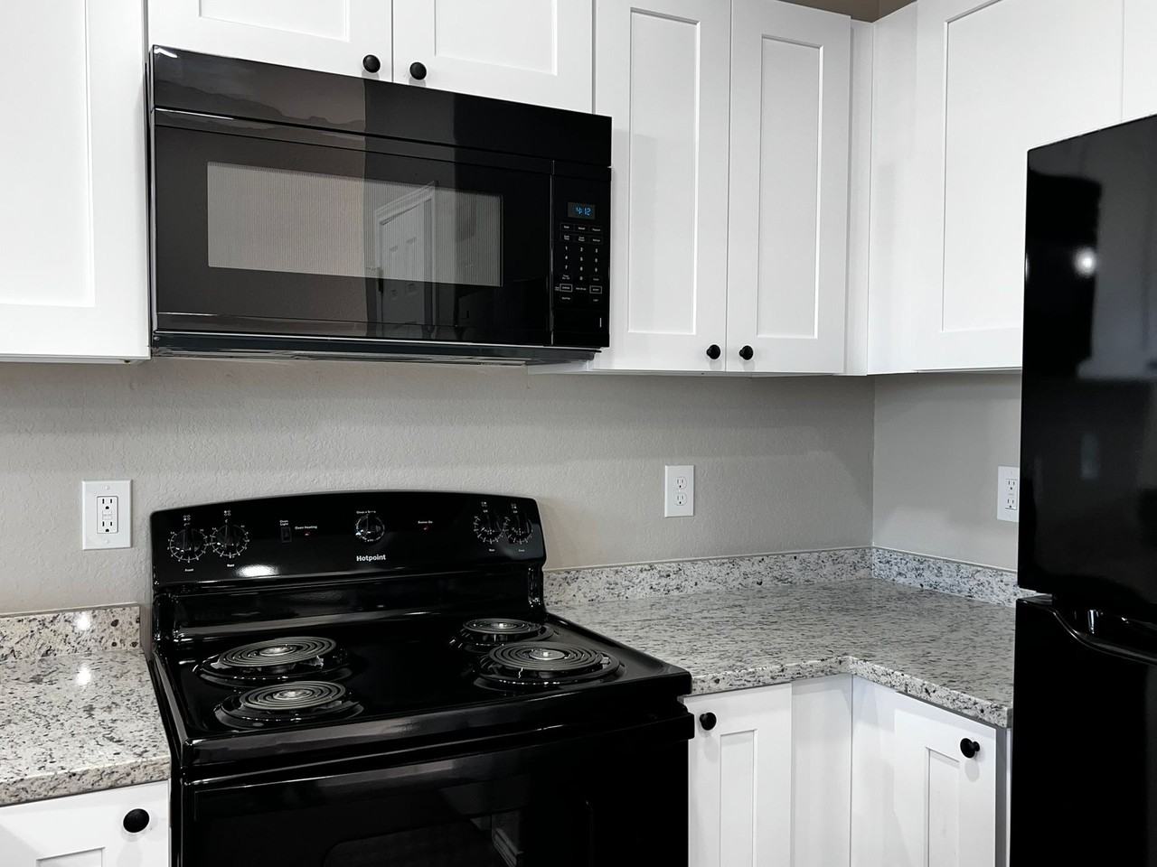 7109 Georgeann Dr - Photo 5 of 35