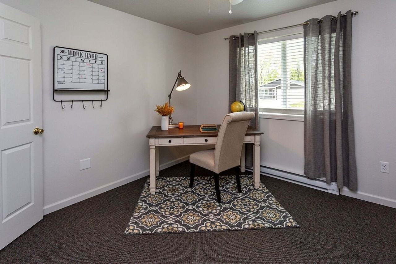 3813 East 27th Street - Photo 3 of 9