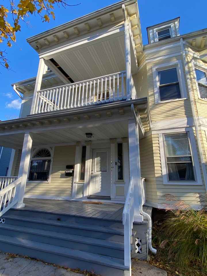 229 Dwight Street - Photo 3 of 34