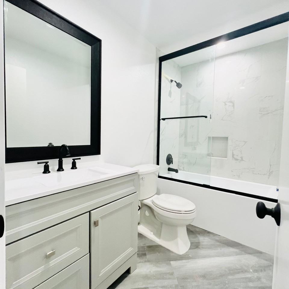 900 W College Street apartments - Photo 7 of 22