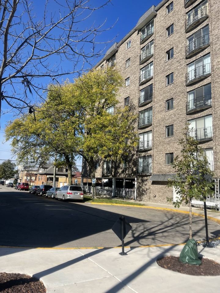 2300 HARLEM - Photo 7 of 22