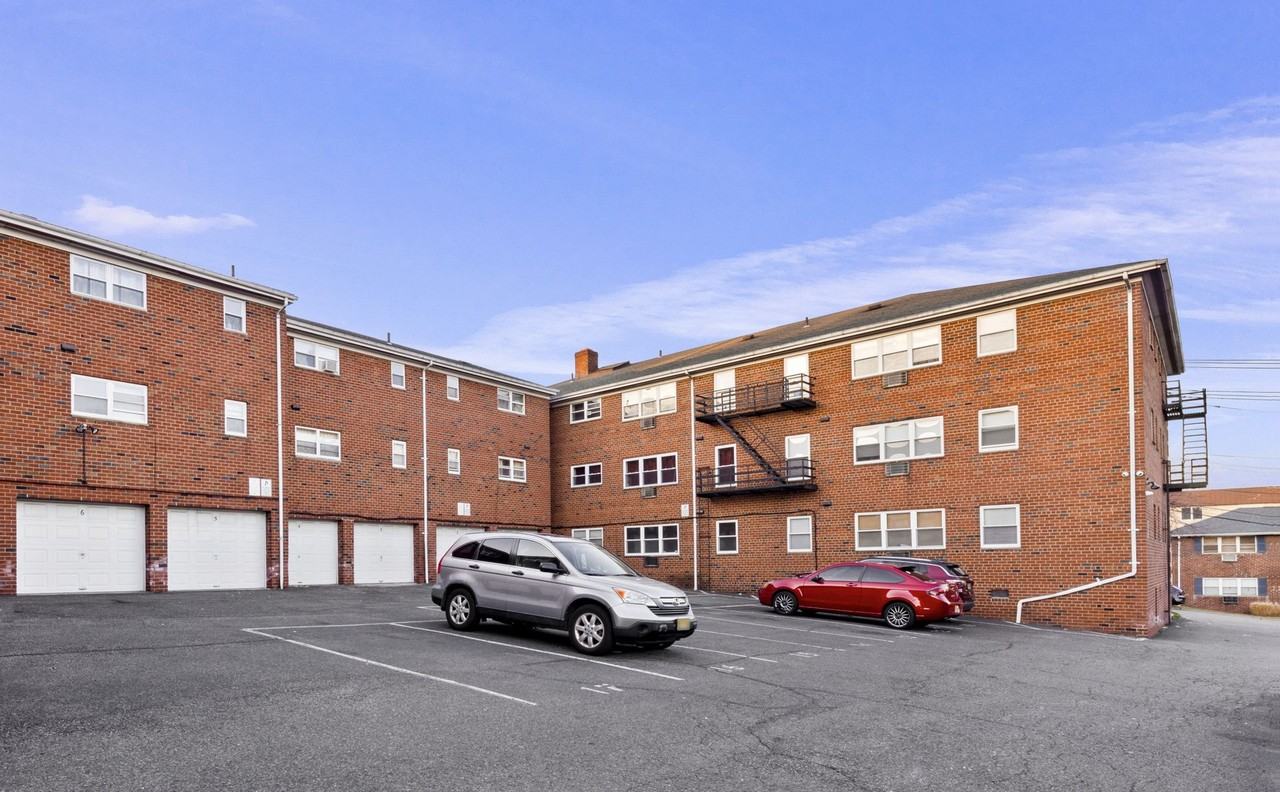 222 Elleen Terrace LLC - Photo 3 of 4