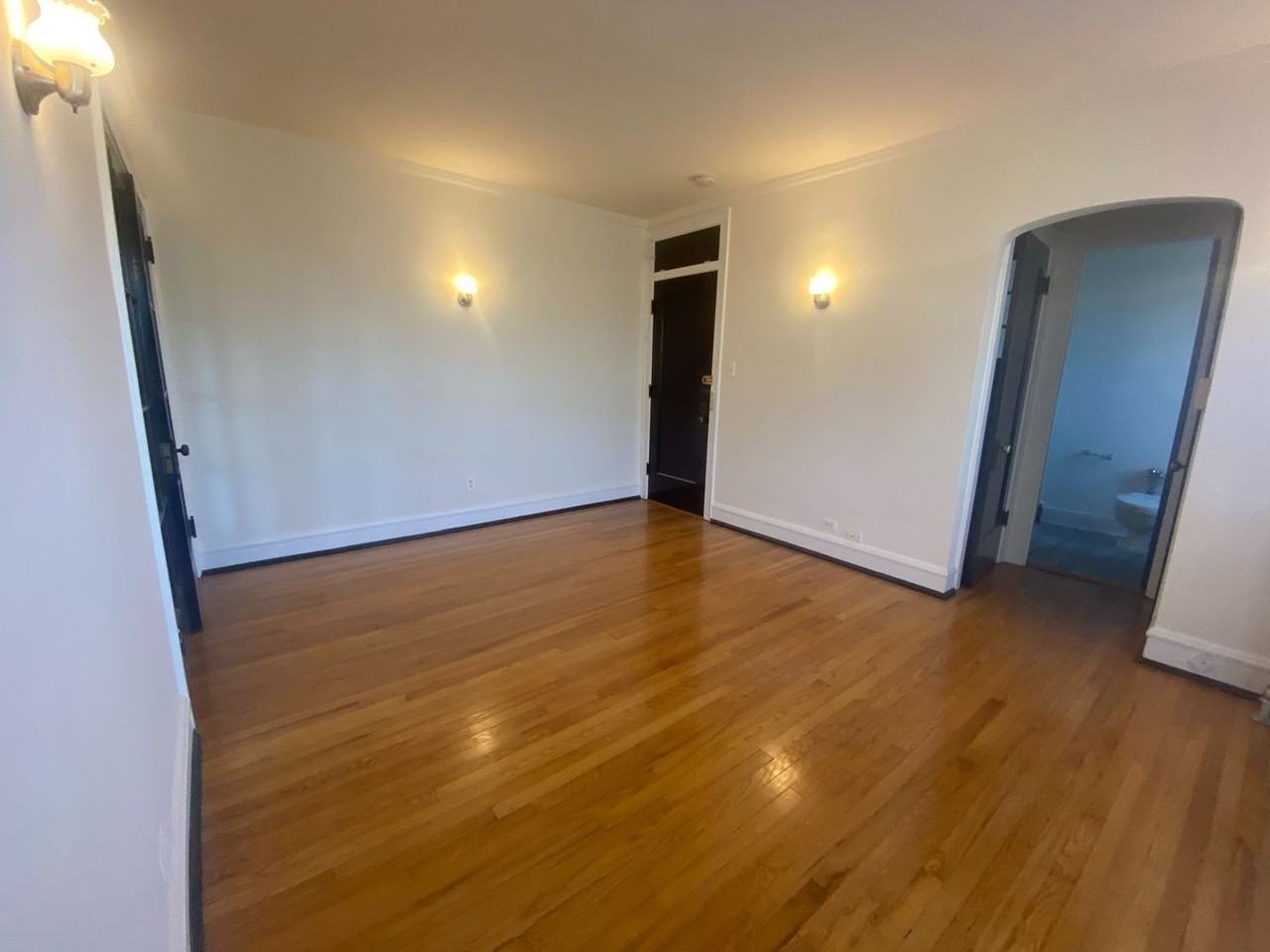 346 - *Wolcott Arms South* - Photo 7 of 50