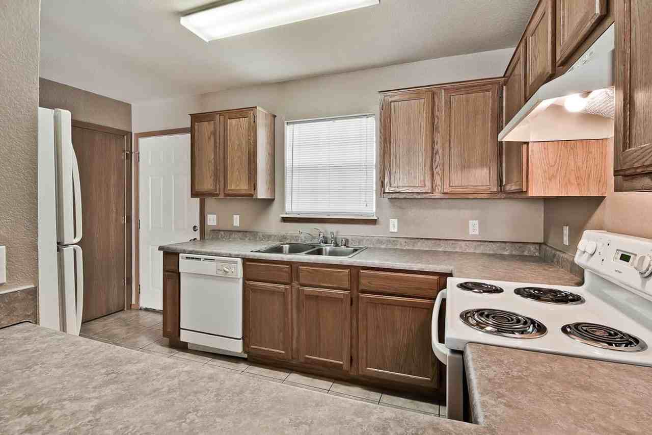 Meadowview - East 12 units - Photo 2 of 14