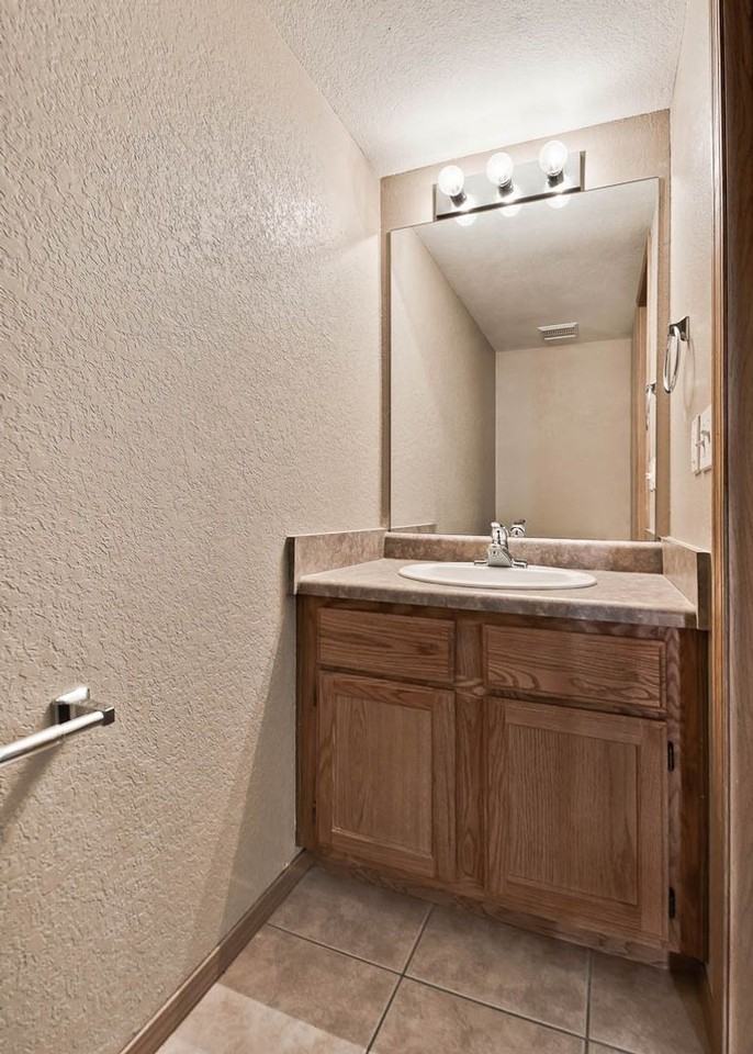 Meadowview - East 12 units - Photo 7 of 14