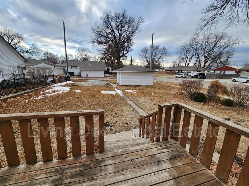 6103 Kearney Ave - Photo 2 of 14