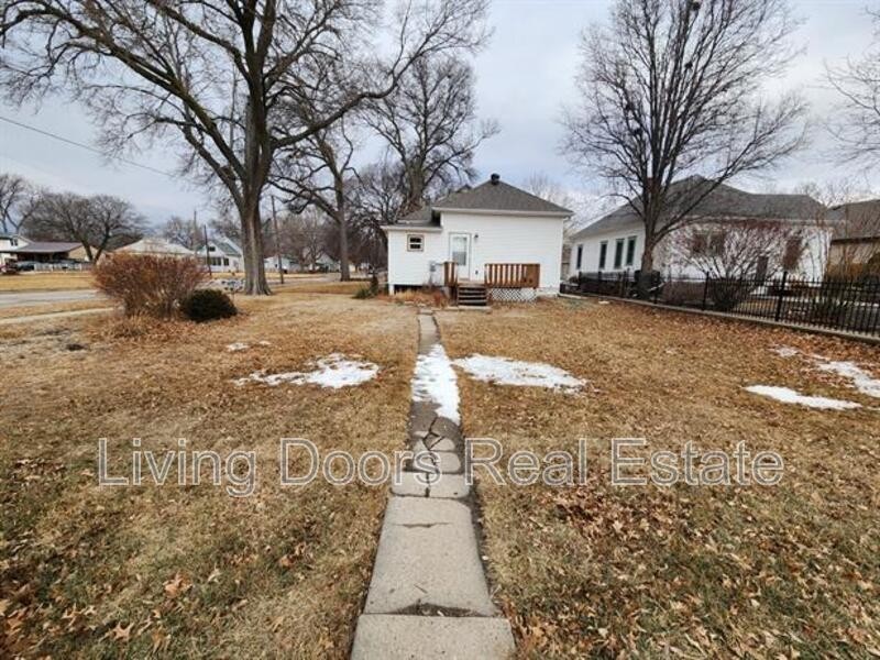 6103 Kearney Ave - Photo 3 of 14