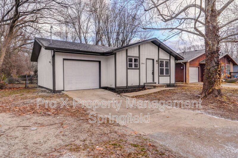 2941 W Pacific St - Photo 2 of 22