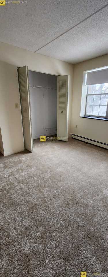 Lexington St #37 - Photo 4 of 11