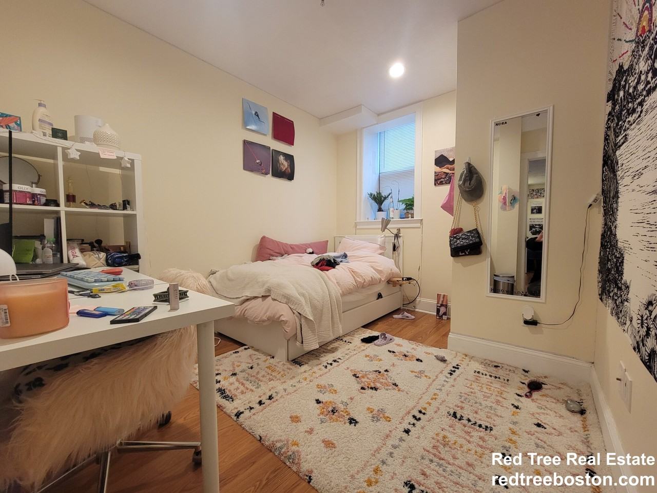 1203 Beacon St #1 - Photo 3 of 20
