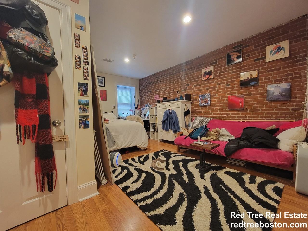 1203 Beacon St #1 - Photo 5 of 20