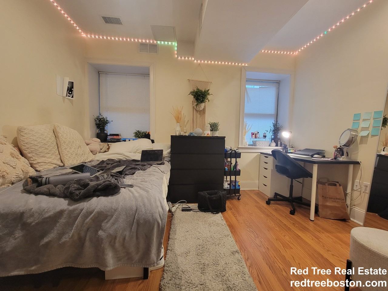 1203 Beacon St #1 - Photo 6 of 20