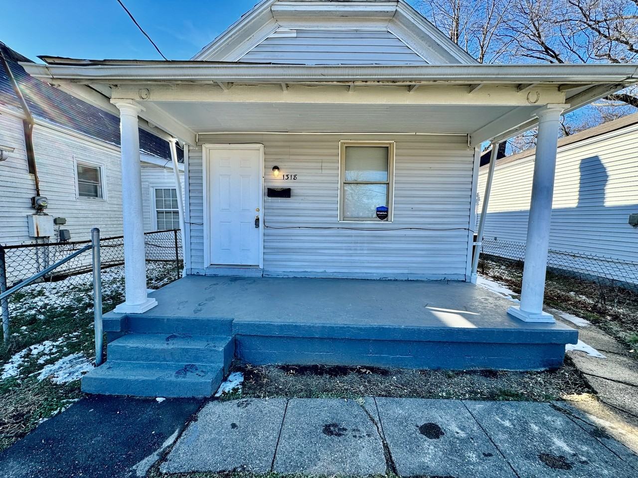 1318 Hemlock St - Photo 2 of 16