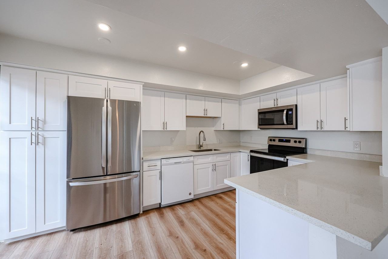 6633 N Majorca Ln E - Photo 6 of 23