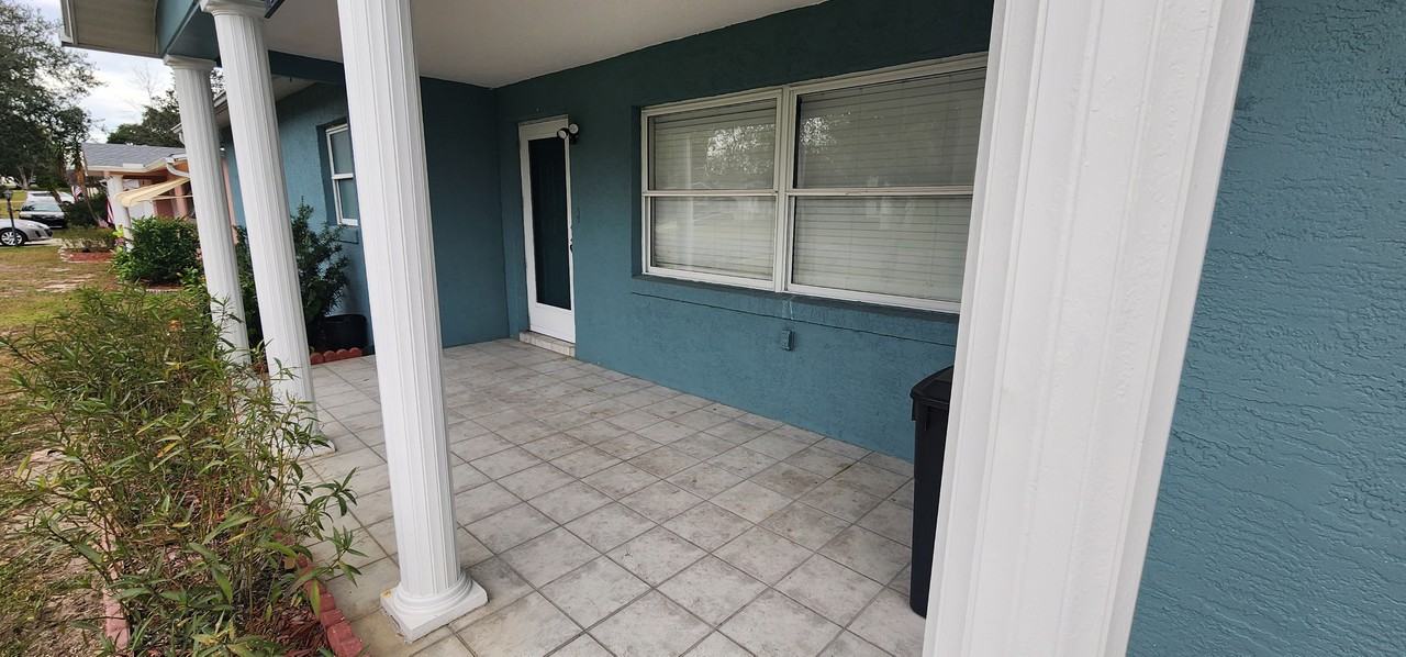 306 S Monroe St - Photo 2 of 34