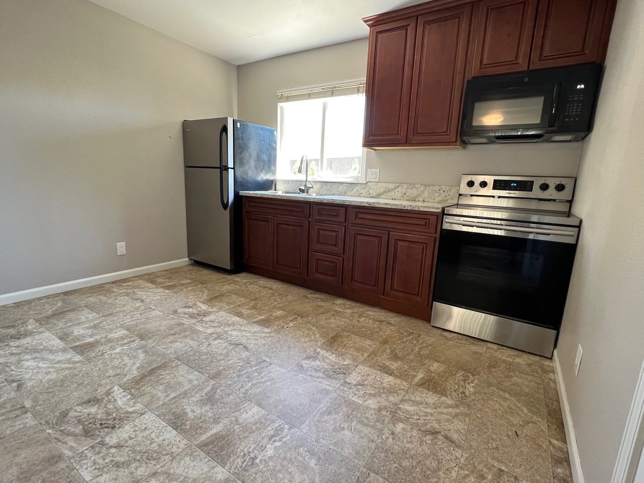 912 Blue St New - 9 #9 - Photo 3 of 6