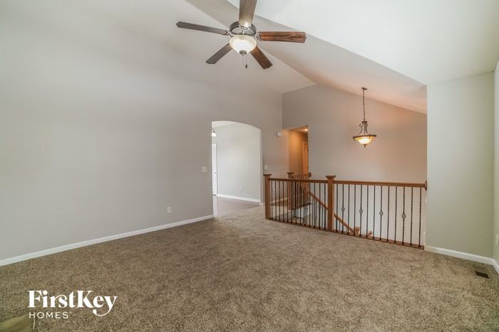 6108 Ne 51st St - Photo 3 of 16