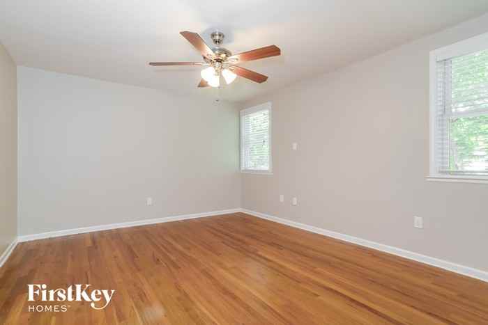 8200 W 98th St - Photo 2 of 15