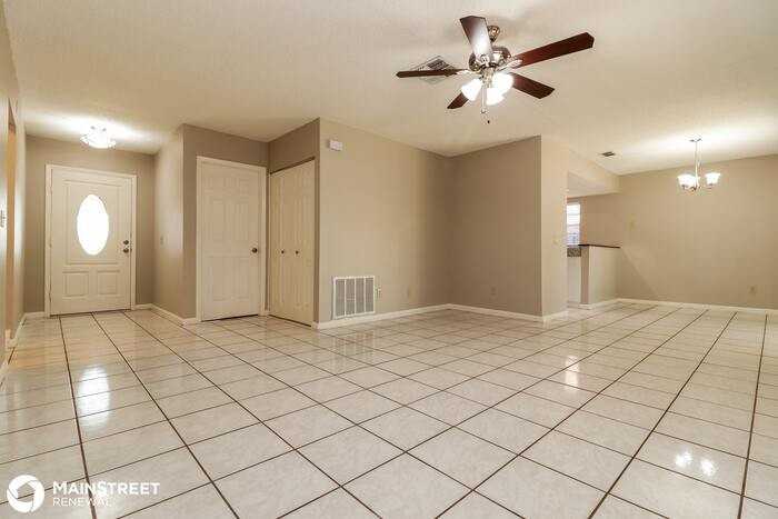 207 Regal Park Dr - Photo 3 of 16