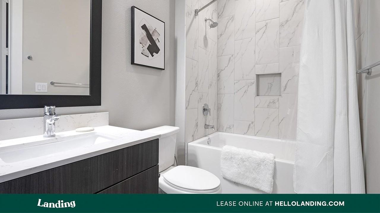 1215 Sawyer St - Photo 3 of 50