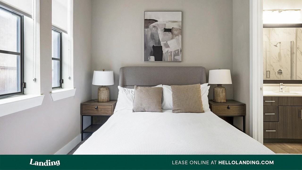 1215 Sawyer St - Photo 7 of 50