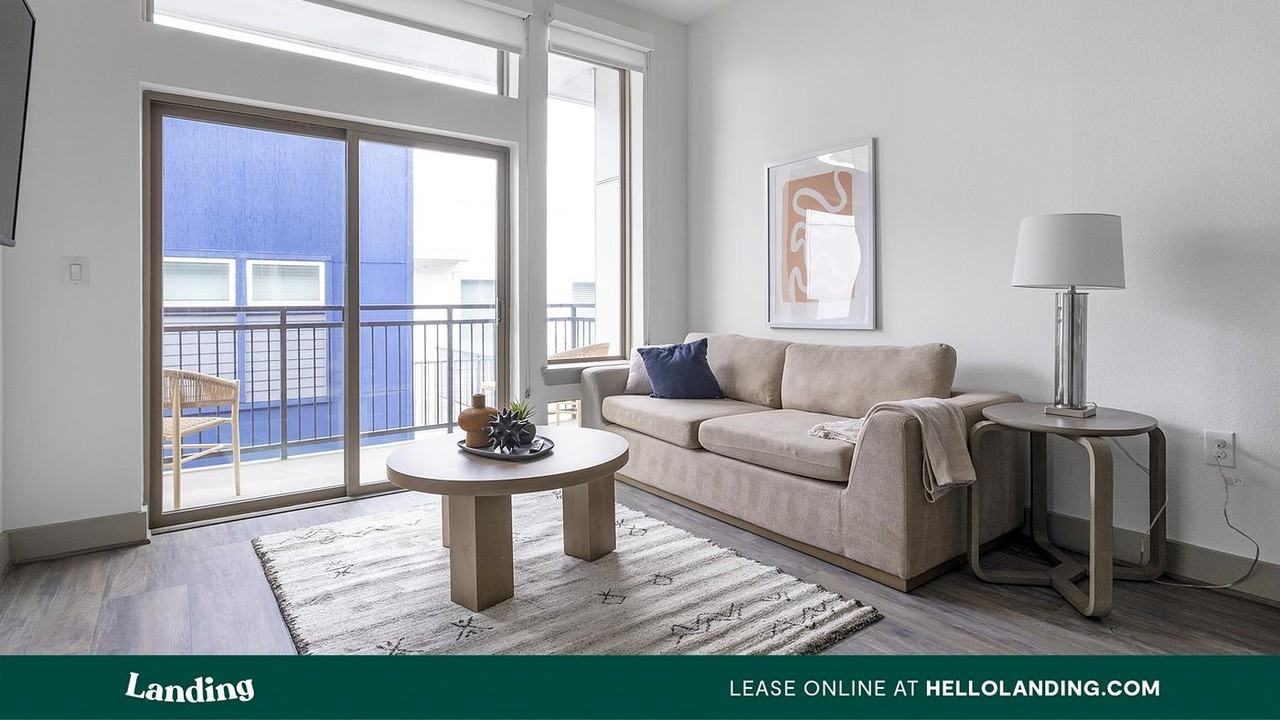 3030 Summer St - Photo 2 of 50