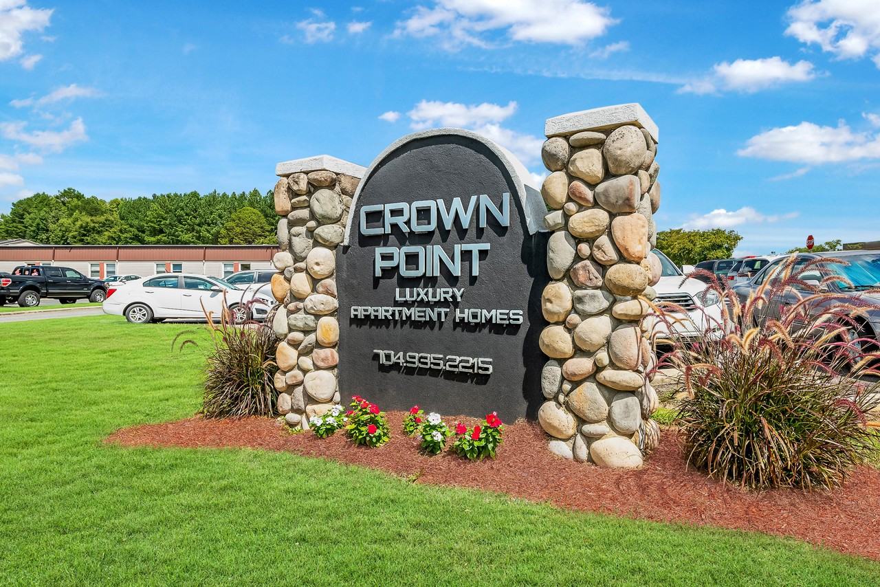Crown Point at Kingsport Drive Luxury - Photo 4 of 42