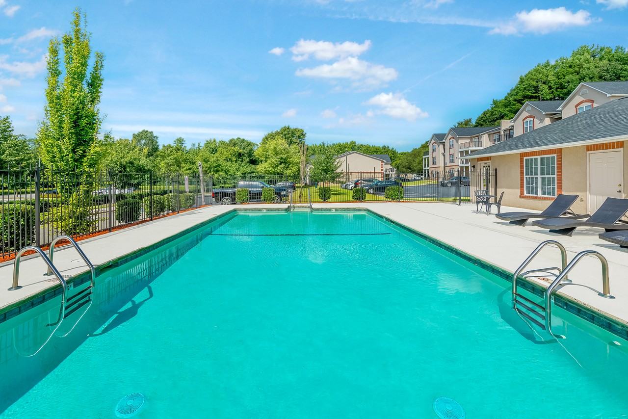 Crown Point at Kingsport Drive Luxury - Photo 6 of 42