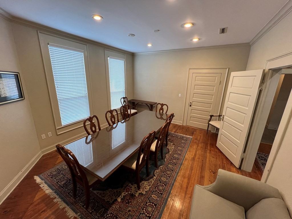 207 W Adams St - Photo 4 of 16