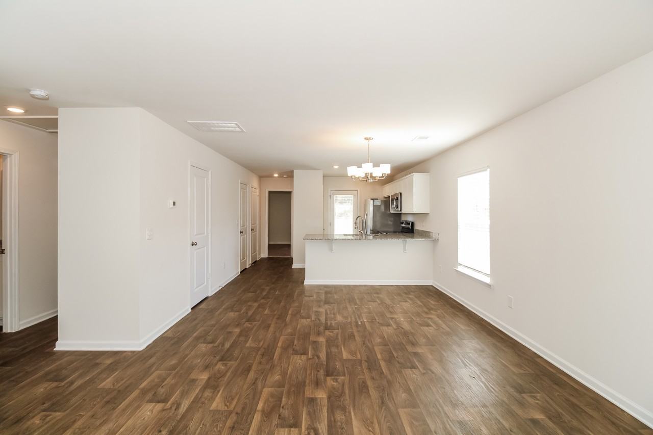 1308 Gardner St - Photo 2 of 14