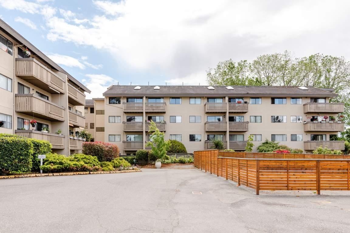 Roberts Manor Apartments 2433 Malaview Ave, Sidney, BC V8L 4G4 Zumper