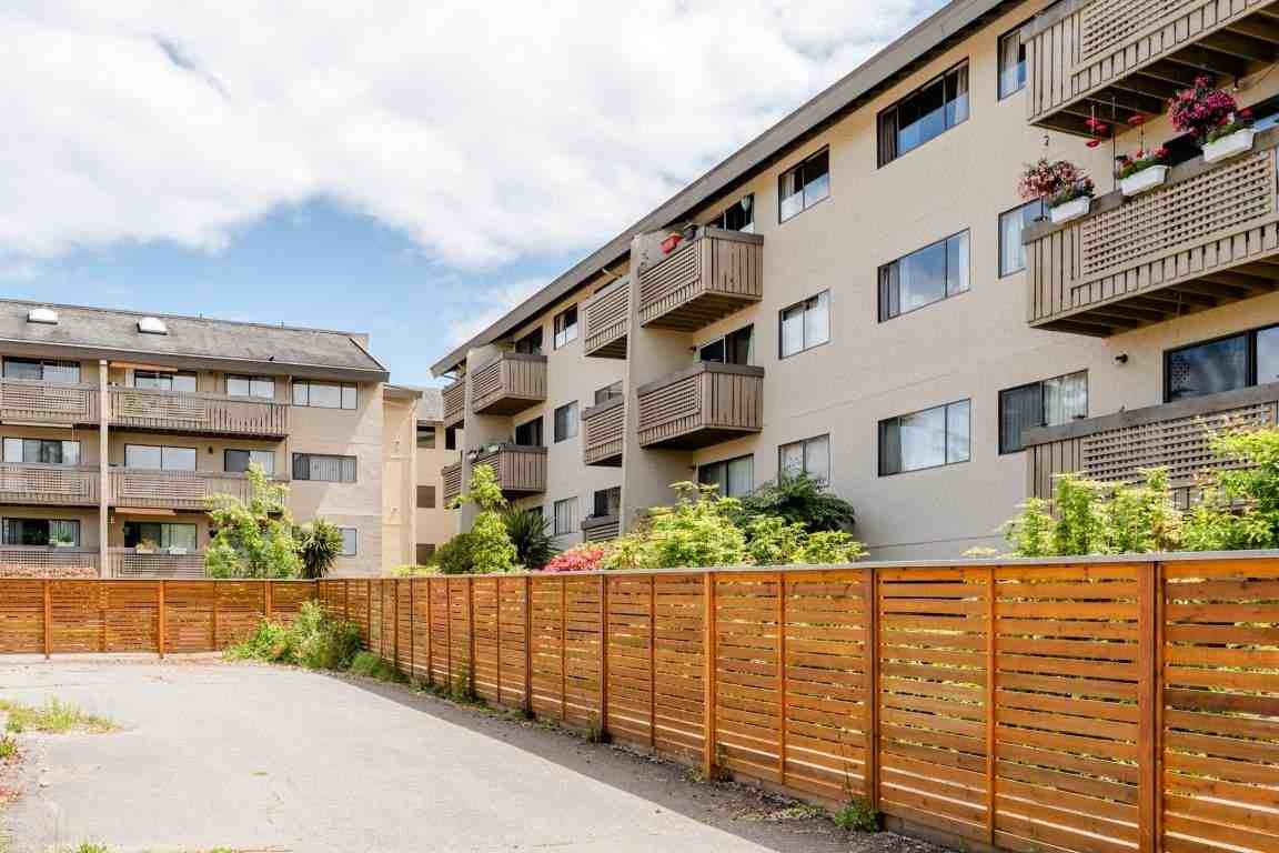Roberts Manor Apartments 2433 Malaview Ave, Sidney, BC V8L 4G4 Zumper