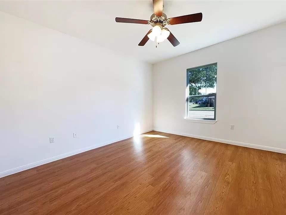 901 Newport Blvd - Photo 3 of 12