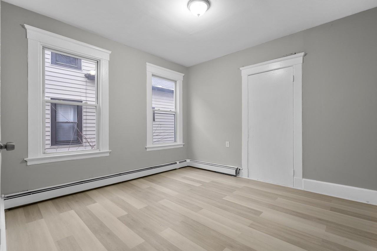 260 Orchard St 2nd Fl #2 - Photo 3 of 23