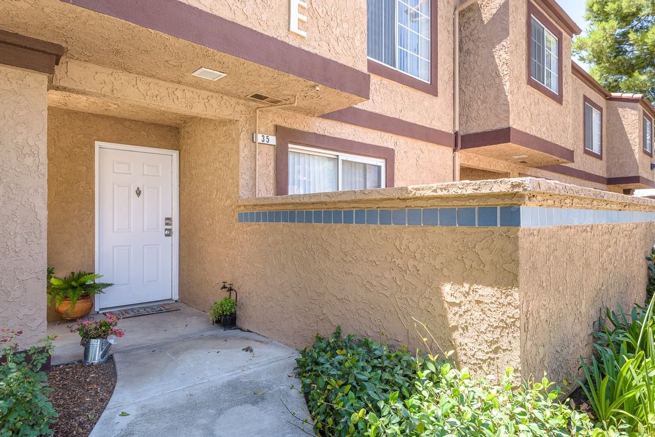 Oasis Townhomes - Photo 4 of 48