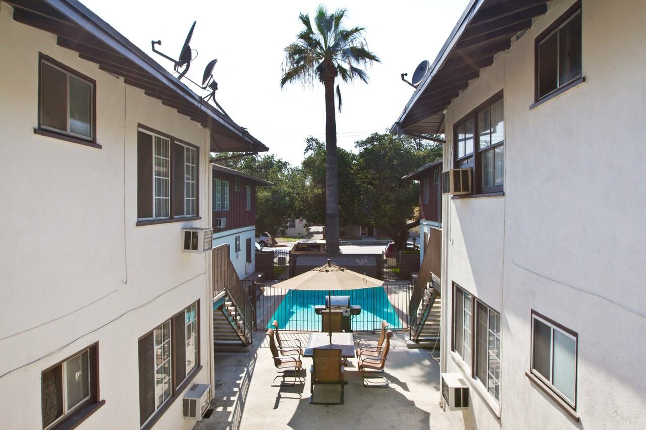 Verdugo Plaza Apartments - Photo 4 of 15