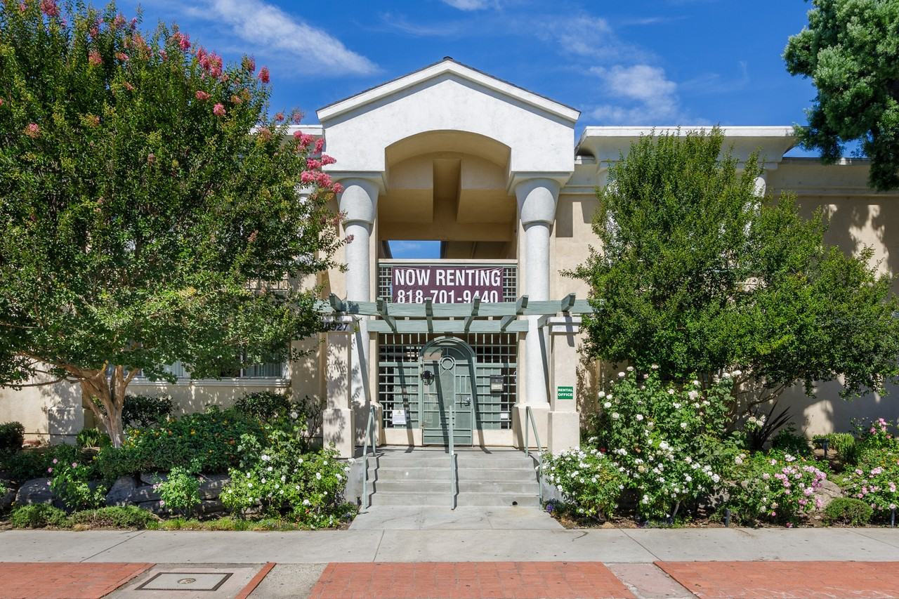 Villa Royale Apartments - Photo 3 of 20